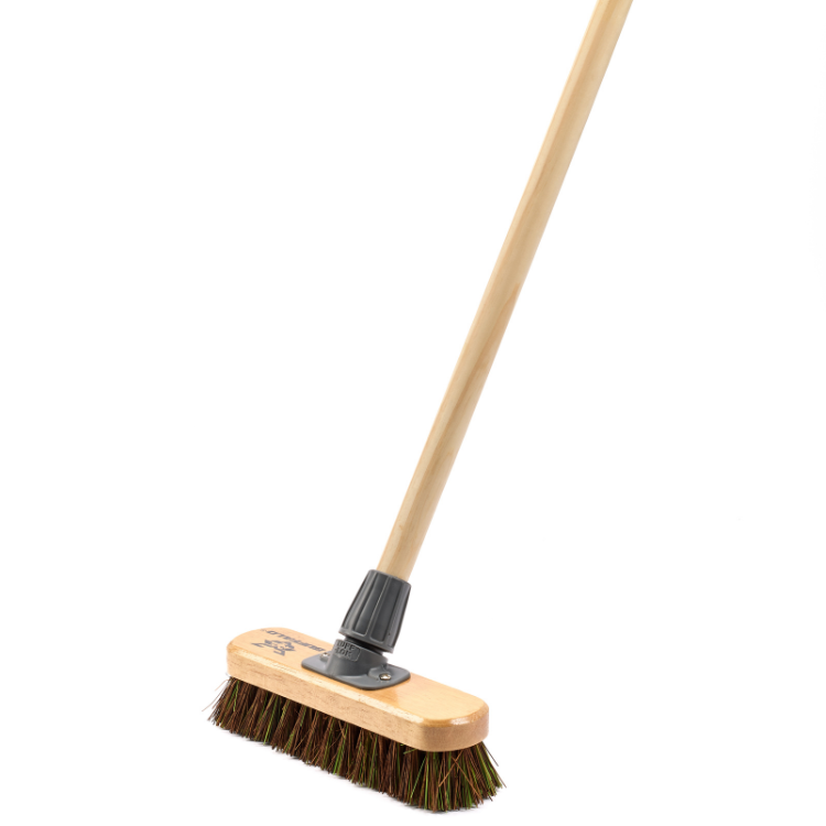 Buffalo 9in (230mm) Bassine Mix Deck Scrub Brush With Handle (2390)
