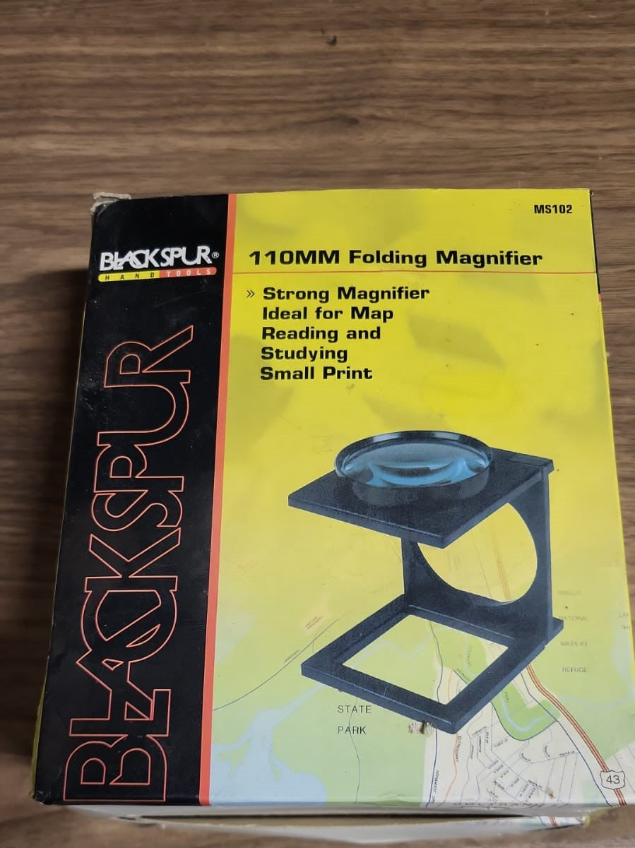 Black Spur 110mm Folding Magnifier MS102