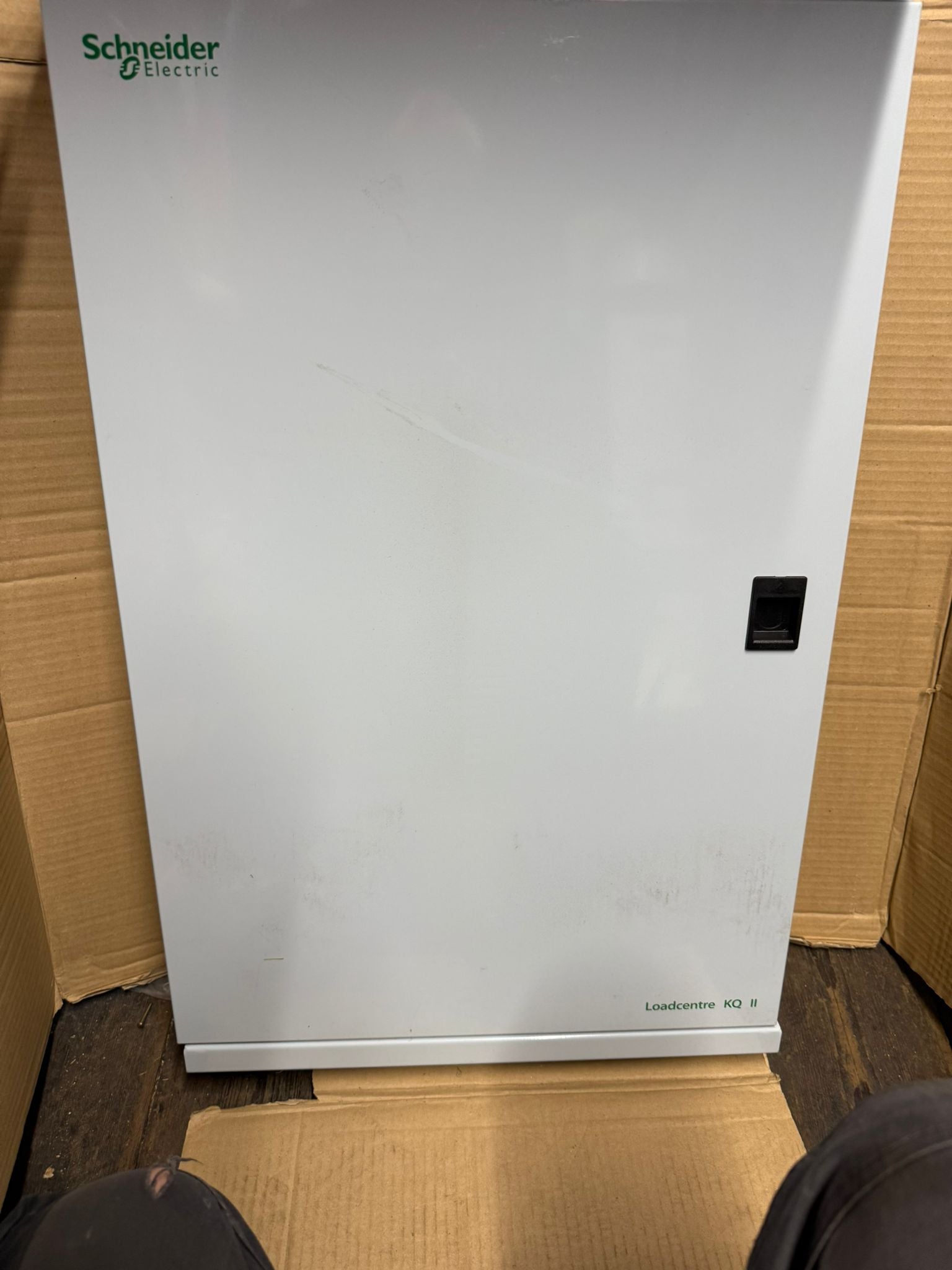 Schneider 18 Single Pole Ways Type B Distribution Board KQ18B250