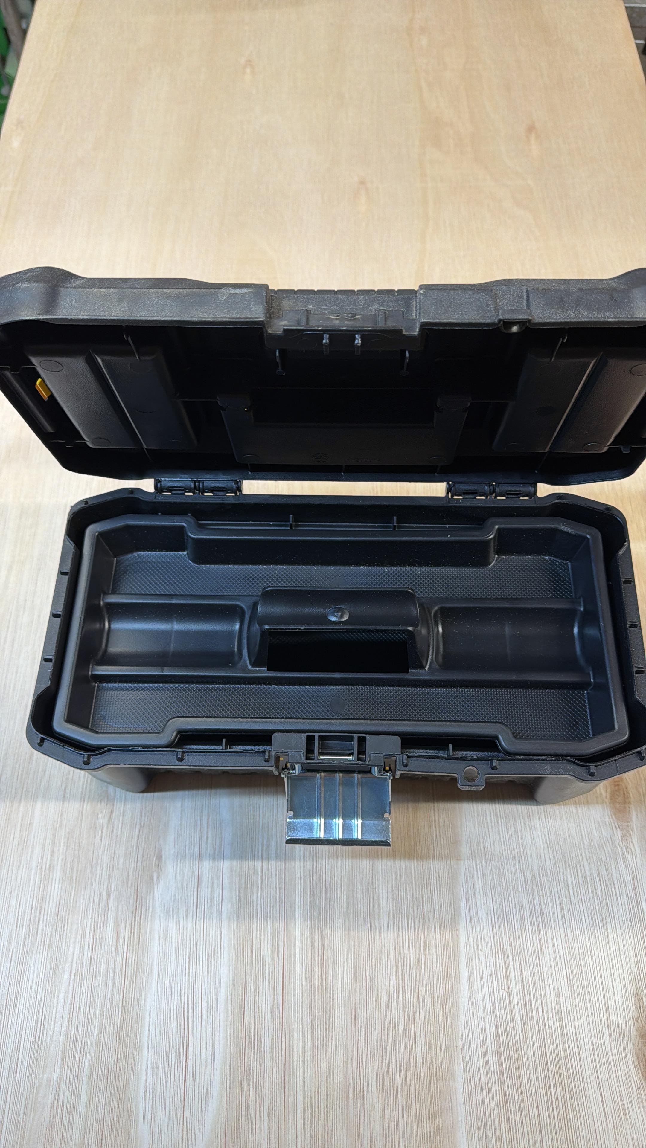 Stanley Toolbox With Lift Out Tray 13in