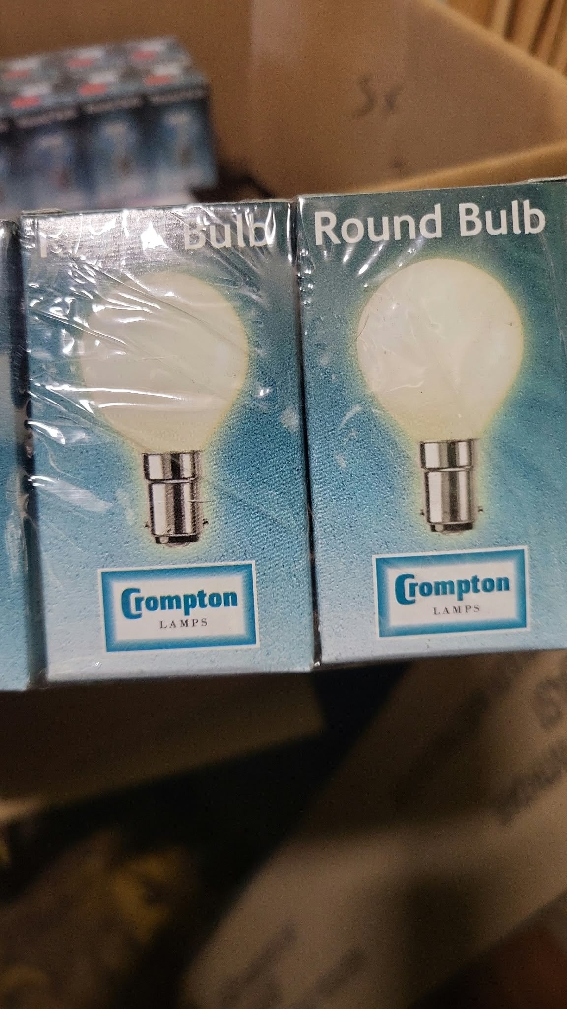 Crompton Lamps 25w Opal Heavy Duty Round Bulb SBC (Small Bayonet Cap)