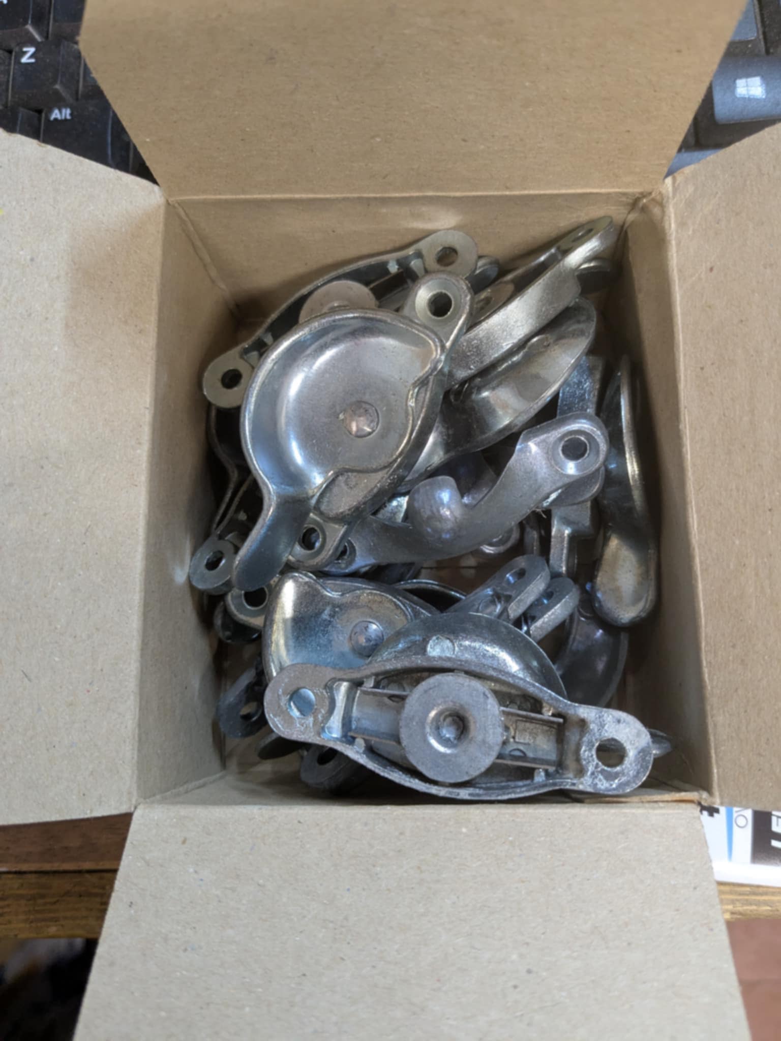 Box of 10 Kenrick Sash Fitch Fastener Zinc Plated No.1