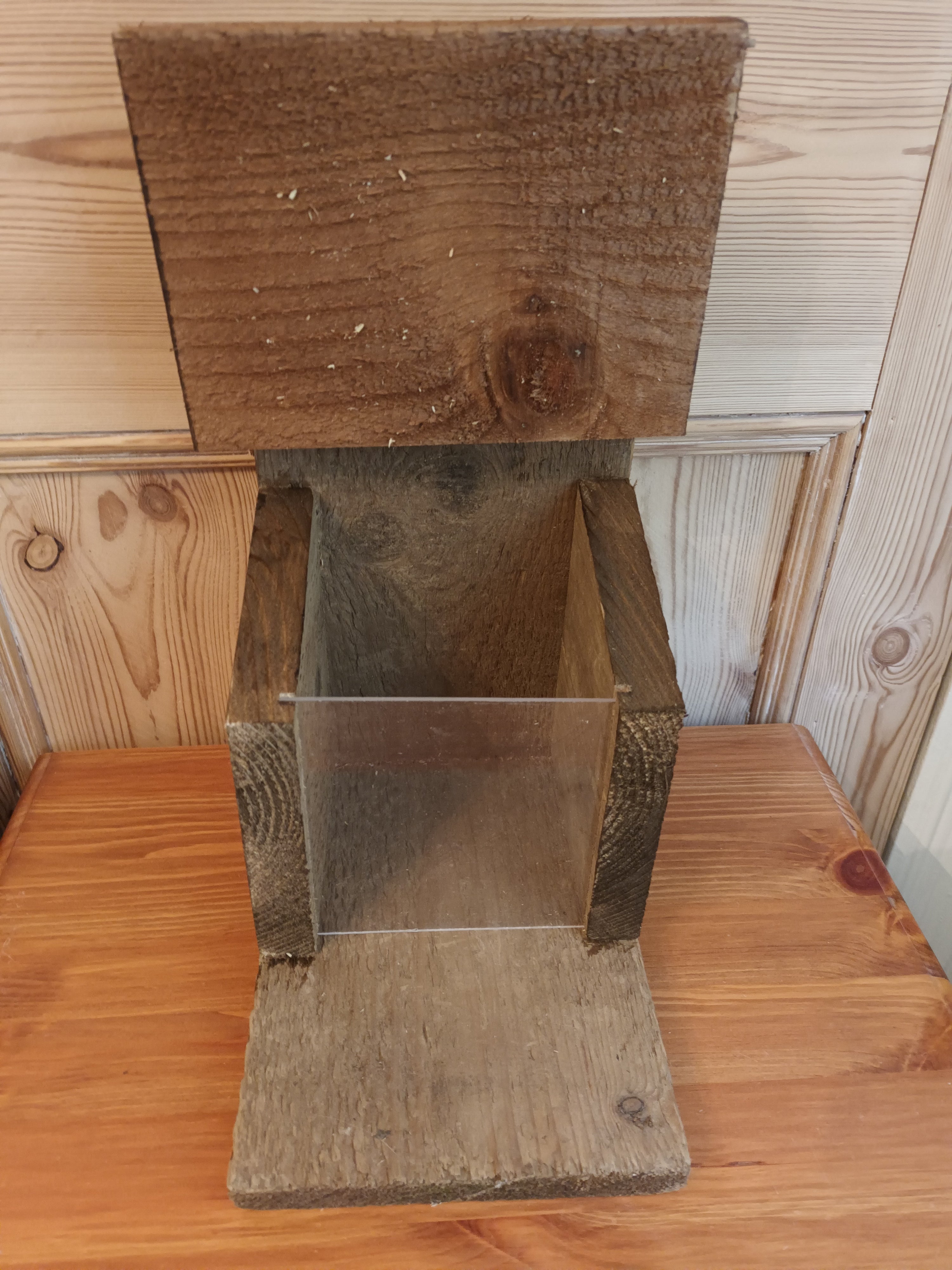 Handmade Heavy Duty Wooden Squirrel Feeder