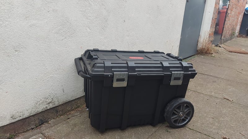 Keter Pro Series 56L / 15 Gallon Connect Job Box