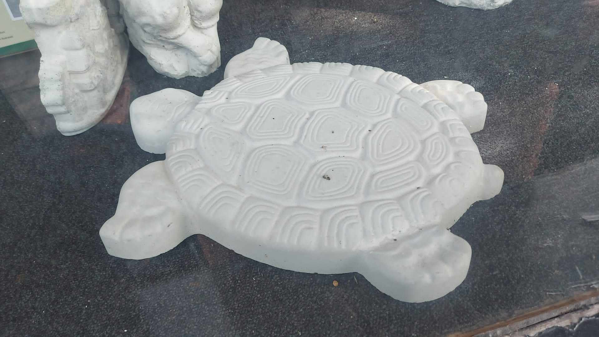 Garden Statues / Ornaments (LOCAL PICKUP/DELIVERY ONLY)