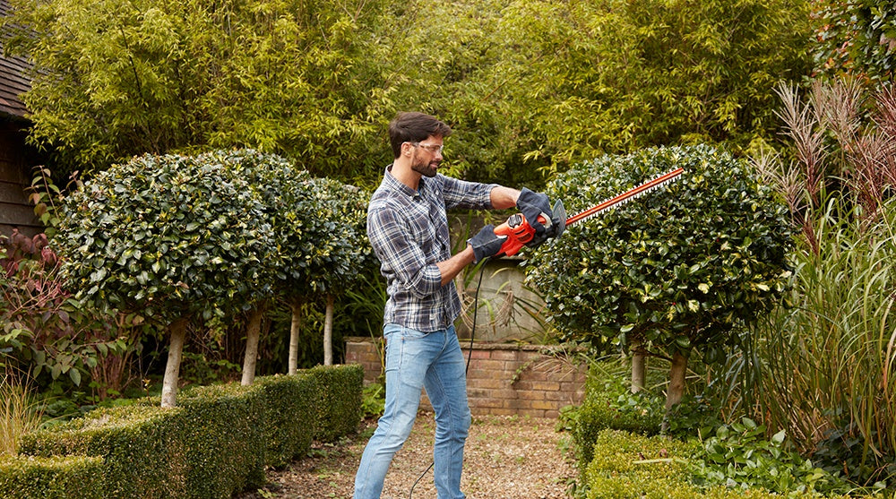 Black & Decker BEHT201 Hedge Trimmer 45cm 420W