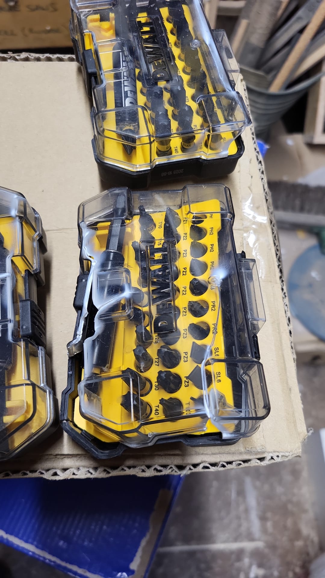 DeWalt Flex Torq Impact Screwdriver Bit Set & Holder 32 Piece DT70585T-QZ (Damaged Cases)