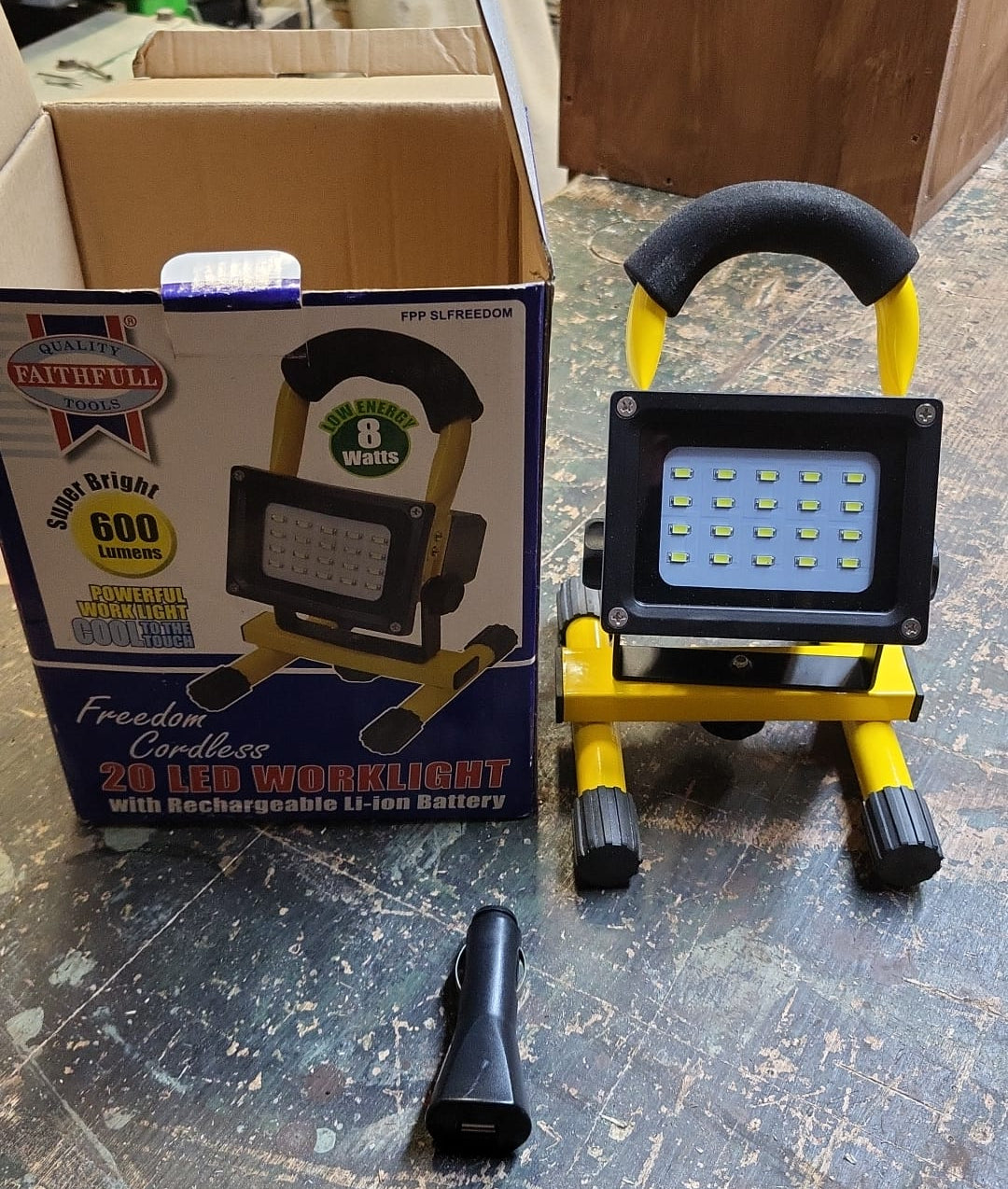 Faithfull Cordless 20 LED Worklight (Missing Mains Charger Cable) (FPP SLFREEDOM)