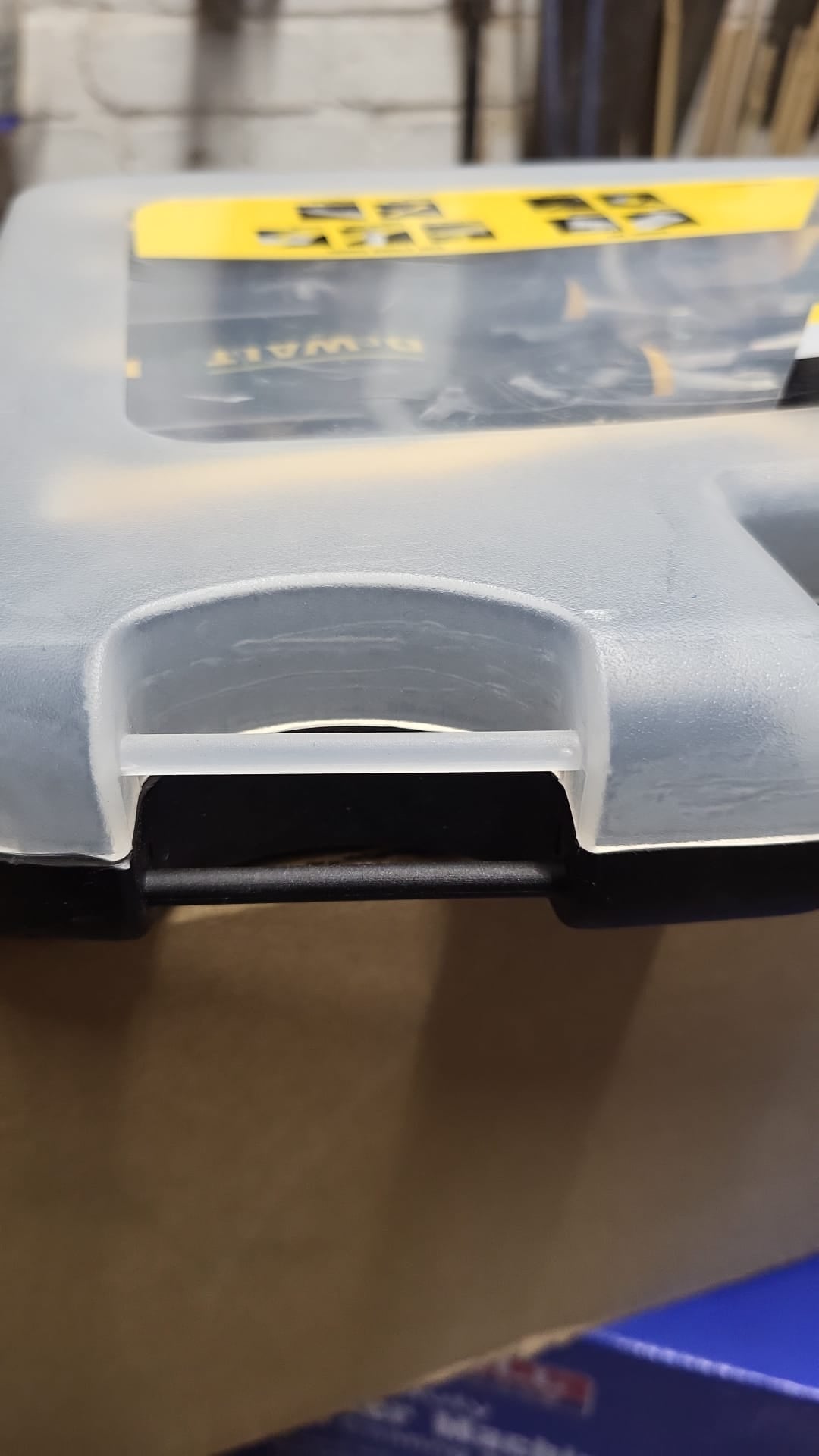 DeWalt DWHT48305-P 6 Piece Chisel Set (One Clip Missing On Case)