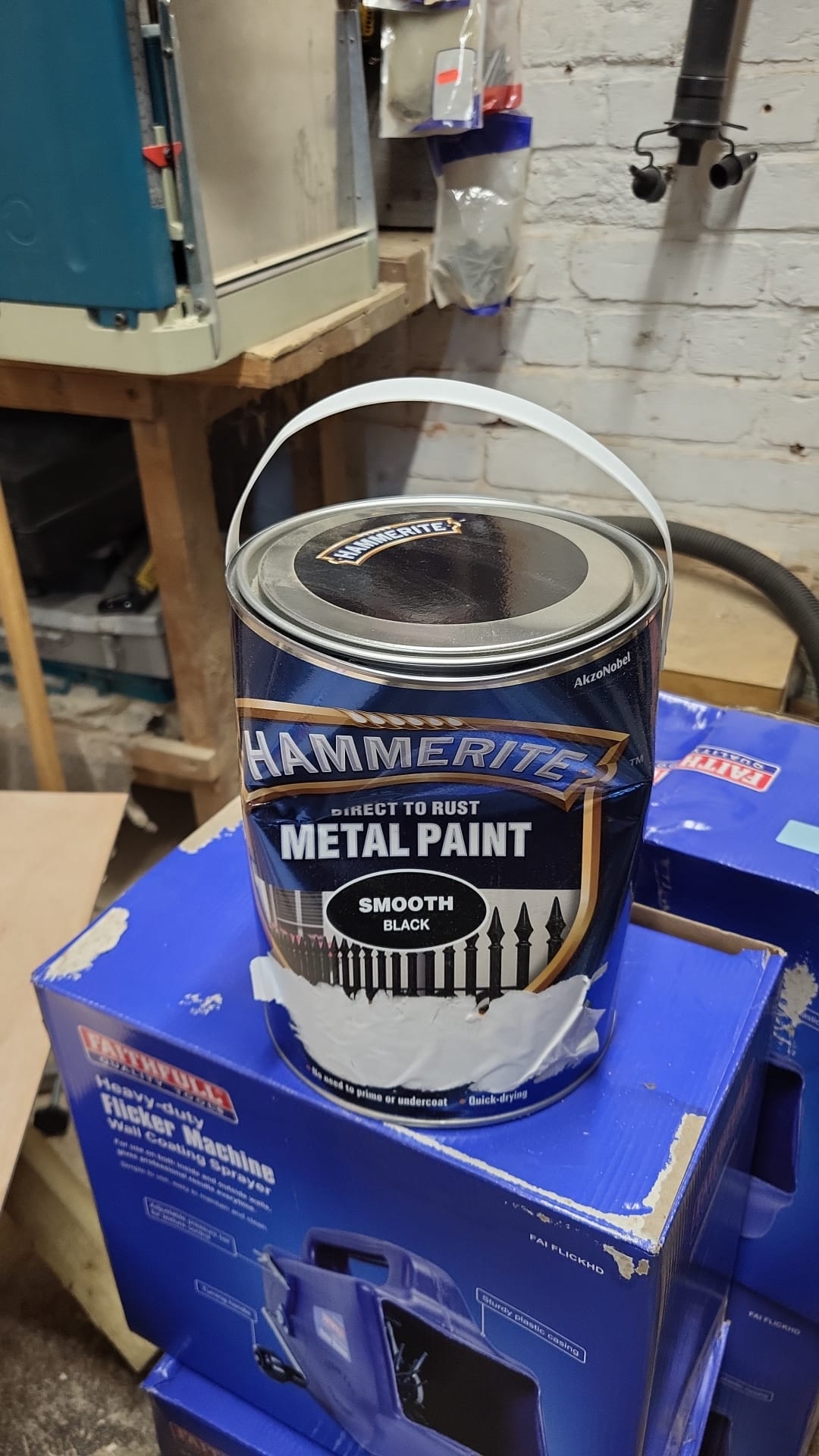 Hammerite Direct To Rust Smooth Black Metal Paint 5 Litre (Dented Can)